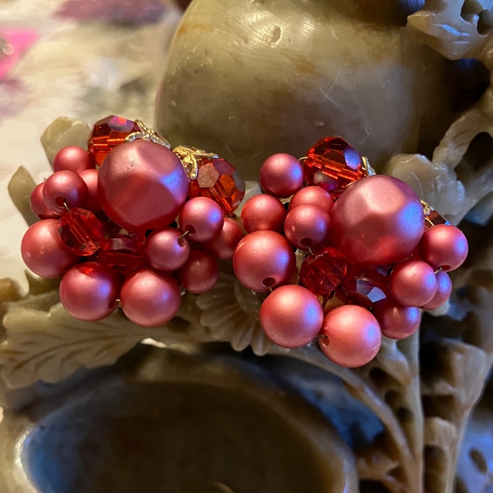 RED AND PINK 1950 CLIP EARRINGS